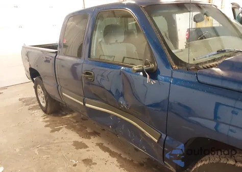 2003 Chevrolet Silverado 1500 Ls z USA, uszkodzony, nr VIN 1GCEK19T33E201661